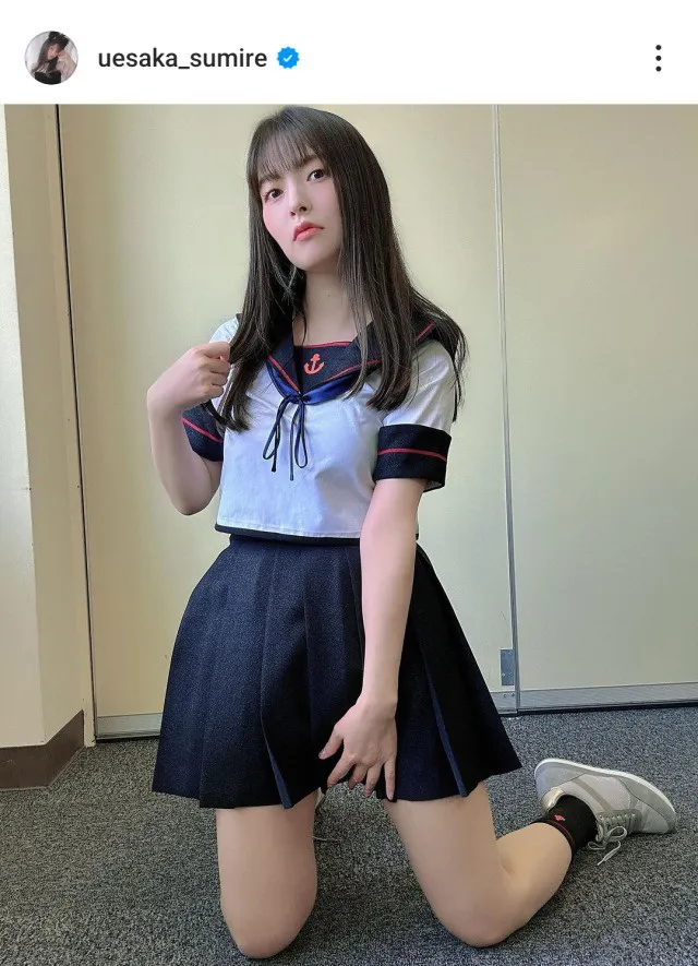 上坂 すみれ 服 を 安い 透かさ れる