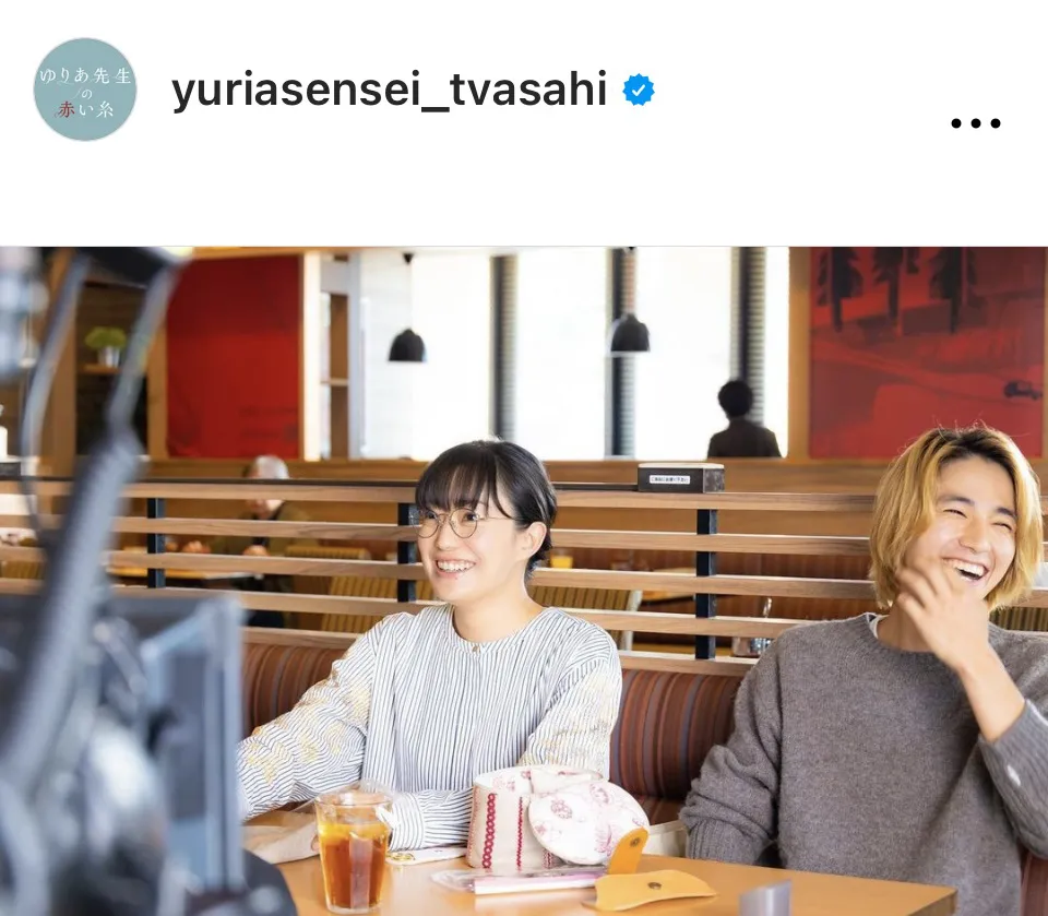 【写真】菅野美穂と木戸大聖の笑顔がすてきすぎる“キュンシーン”のオフショット