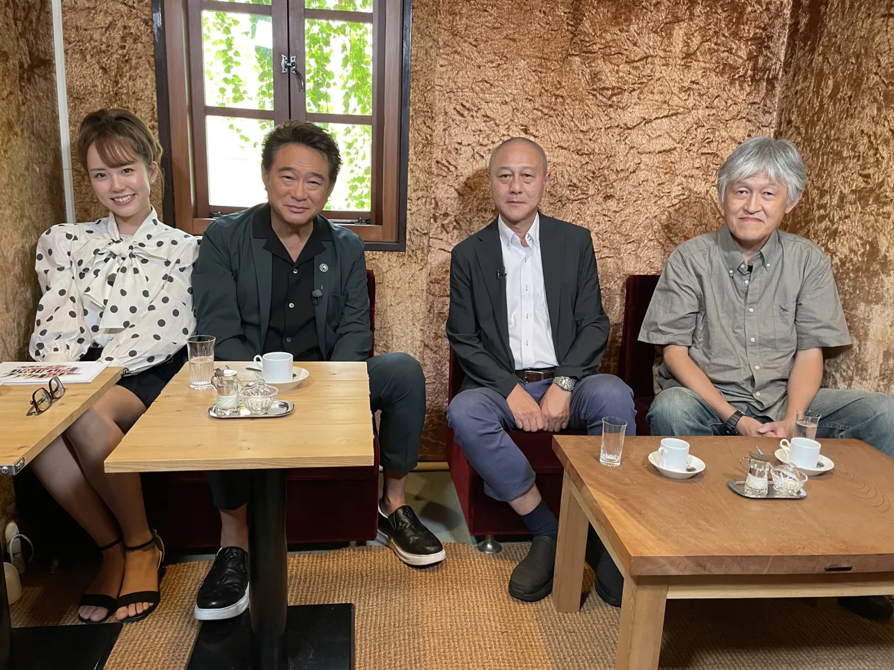 【写真】船越英一郎が“青春の地”で同級生と再会