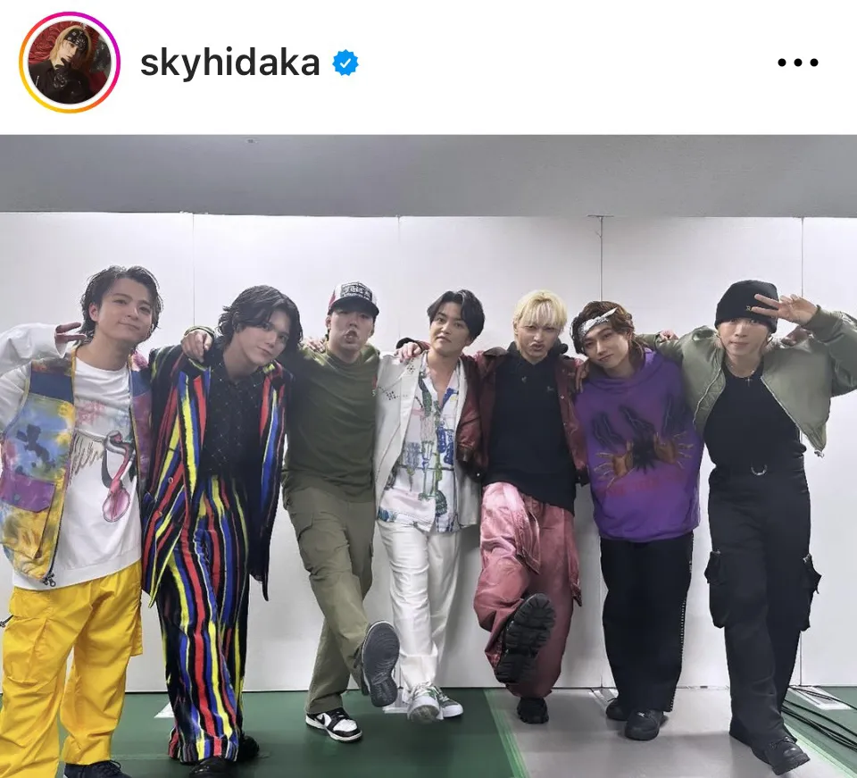 【写真】SKY-HI、「D.U.N.K.」で“サイファー”コラボしたDA PUMP・KENZOらと笑顔