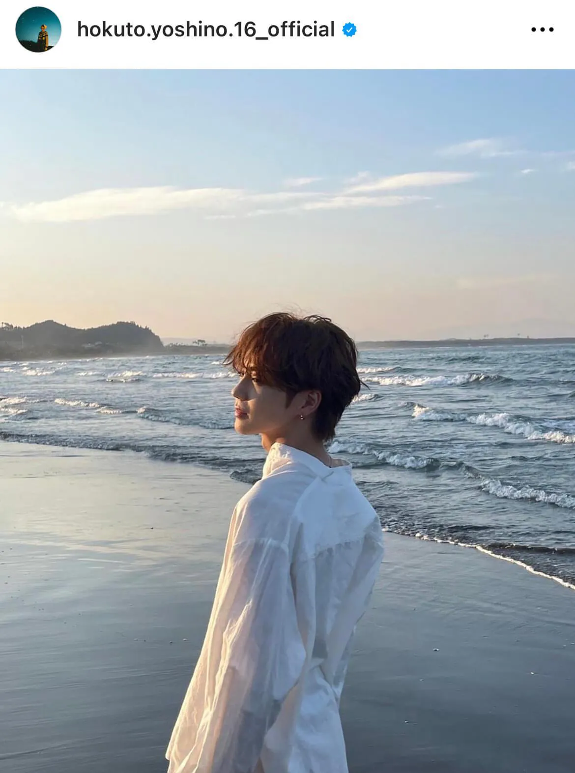 【写真】吉野北人、”きれいすぎる…”海を背景に美しい横顔ショット