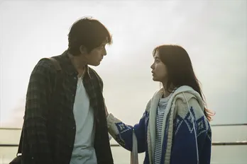 “ラブストーリー職人”チョン・ウソンの優しいまなざしに癒やされる…「愛していると言ってくれ」韓国版が始動