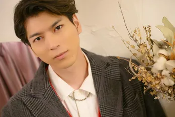 歌劇『桜蘭高校ホスト部』出演の小松準弥が「仮面ライダー」出演や震災を振り返りながら自身のルーツを語る