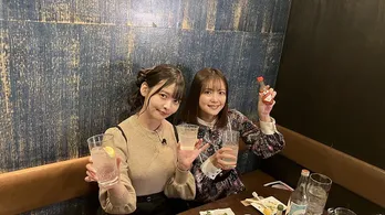 上坂すみれ＆三上枝織“個室居酒屋ロケ”決行　ちょっと早い忘年会でファンへ熱いメッセージ「オタクは履歴書に書いたほうがいい」＜声優と夜あそび＞