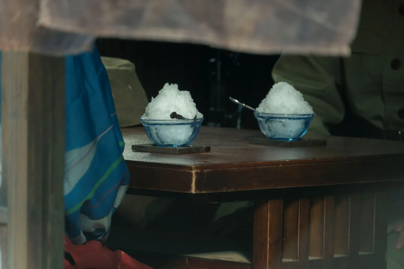 【写真】シロップではなく砂糖水をかけた真っ白なかき氷