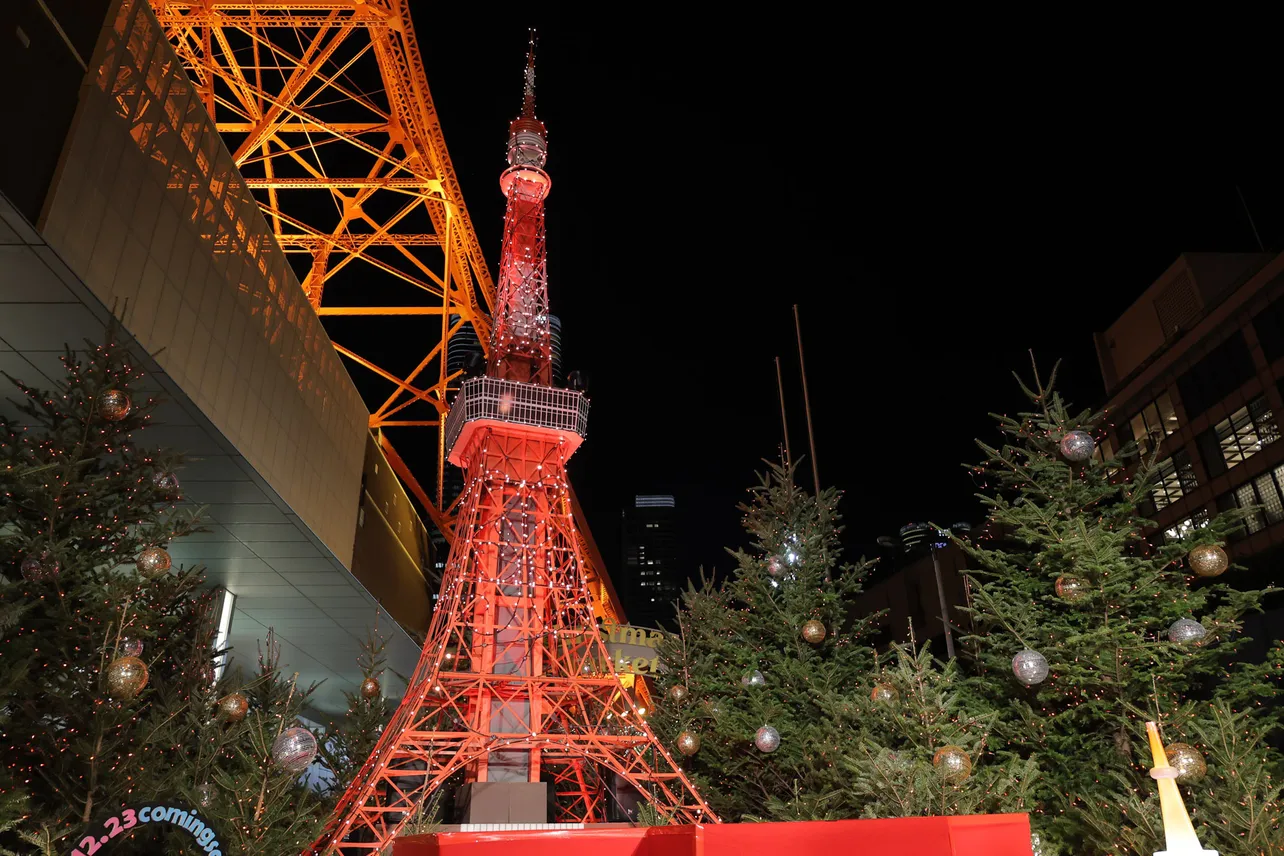 映画「サイレントラブ」公開記念 TOKYO TOWER Winter Fantasy RETROSPECTIVE ILLUMINATION 2023 点灯式より