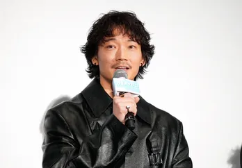 綾野剛がクランクイン前の制作秘話を明かす「カラオケルームみたいなところでいろんなパターンを歌った」