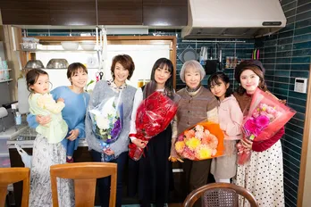 ＜ゆりあ先生の赤い糸＞菅野美穂、クランクアップで感無量「またつながりたいなと思う人たちとご一緒させていただけました」