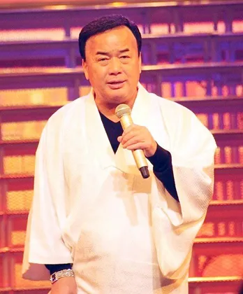 RG、細川たかしの“髪型強調モノマネ”で荒稼ぎ!?細川「何割か持ってこい!」