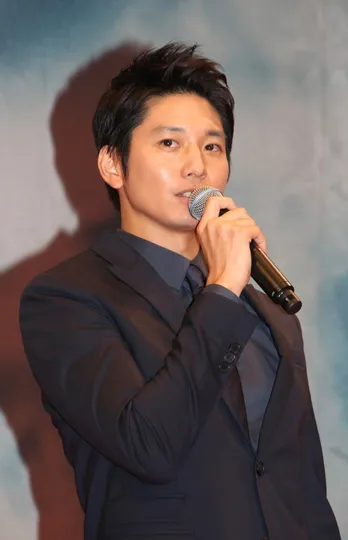 向井理、櫻井翔、松山ケンイチ“服はボロボロになるまで着る”イケメンの意外な私服事情