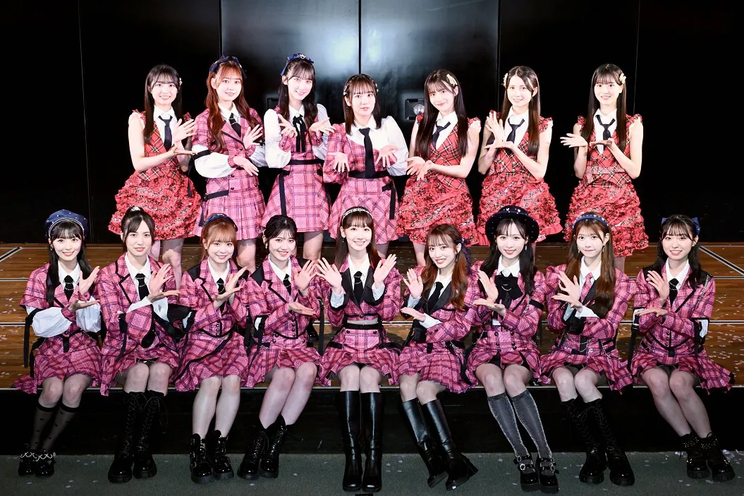 【写真】AKB48の63枚目シングル選抜メンバー、柏木由紀をセンターに笑顔のショット