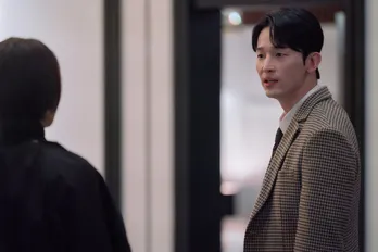 ウ・ジョンウォン“ジエ”を疑うイエル“ミホ”…その矢先、イ・ジェヨン“スビン”の行動にも疑惑が浮上<ハピネスバトル>