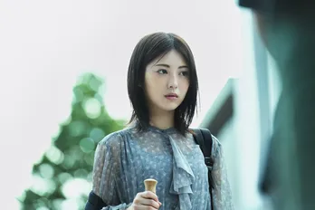 浜辺美波、映画「サイレントラブ」で“目が不自由な音大生”という難役に挑戦「目線の位置に苦労した」場面写真も公開