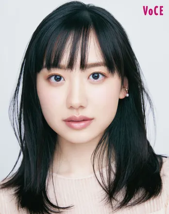 芦田愛菜が女性誌表紙に初登場「自分の顔が書店に並ぶだなんて!と緊張しています(笑)」