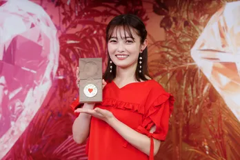 井上咲楽がオズワルド・畠中悠と交際宣言「付き合って2年。純粋に恋愛を楽しんでいます」＜LOVE CATCHER japan＞