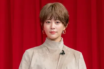 高畑充希、32歳のバースデーを”パパ”吉田鋼太郎が祝福「パパとのツーショット最高すぎ」「かわいすぎて泣ける」の声