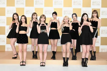 NiziU、ステージの楽しめるポイントを明かす「縄跳びダンスをこたつに入りながら、手だけでも一緒に踊ってもらえたら」<紅白リハ>