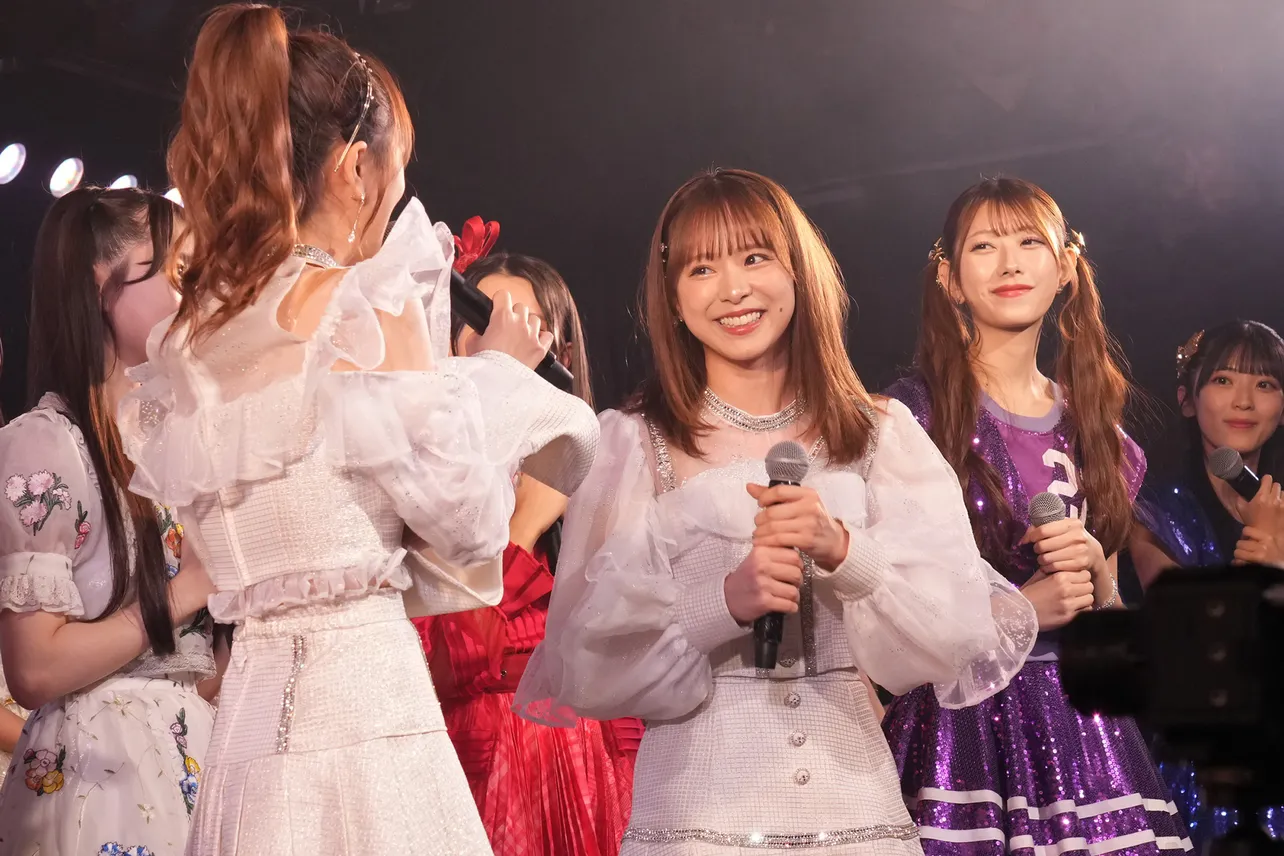 倉野尾成美が向井地美音から次期AKB48グループ総監督に指名された