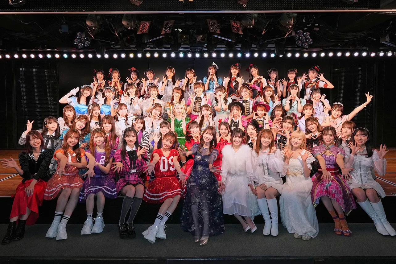 【写真】AKB48劇場にメンバー56人が集結した