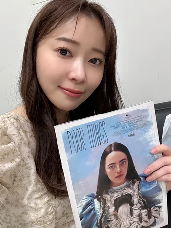 指原莉乃、ナレーションに挑戦…映画『哀れなるものたち』スポット映像解禁　「緊張しましたがうれしかったです」