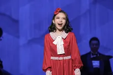 <明日のブギウギ>趣里“スズ子”、久しぶりの公演で「ラッパと娘」を全力披露 客席には草なぎ剛“羽鳥”の姿も