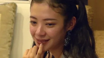 泣いているみさきに誘い出されたともき、その涙に「この子は純粋」と安心するもスタジオは総ツッコミ<LOVE CATCHER Japan>