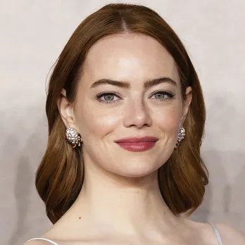 “アカデミー賞大本命”で脚光浴びるエマ・ストーンとは？「ラ・ラ・ランド」で世界を魅了 ディズニー実写で主演＆製作総指揮も