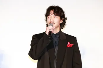 綾野剛、X JAPAN「紅」を「情念で歌っていました」