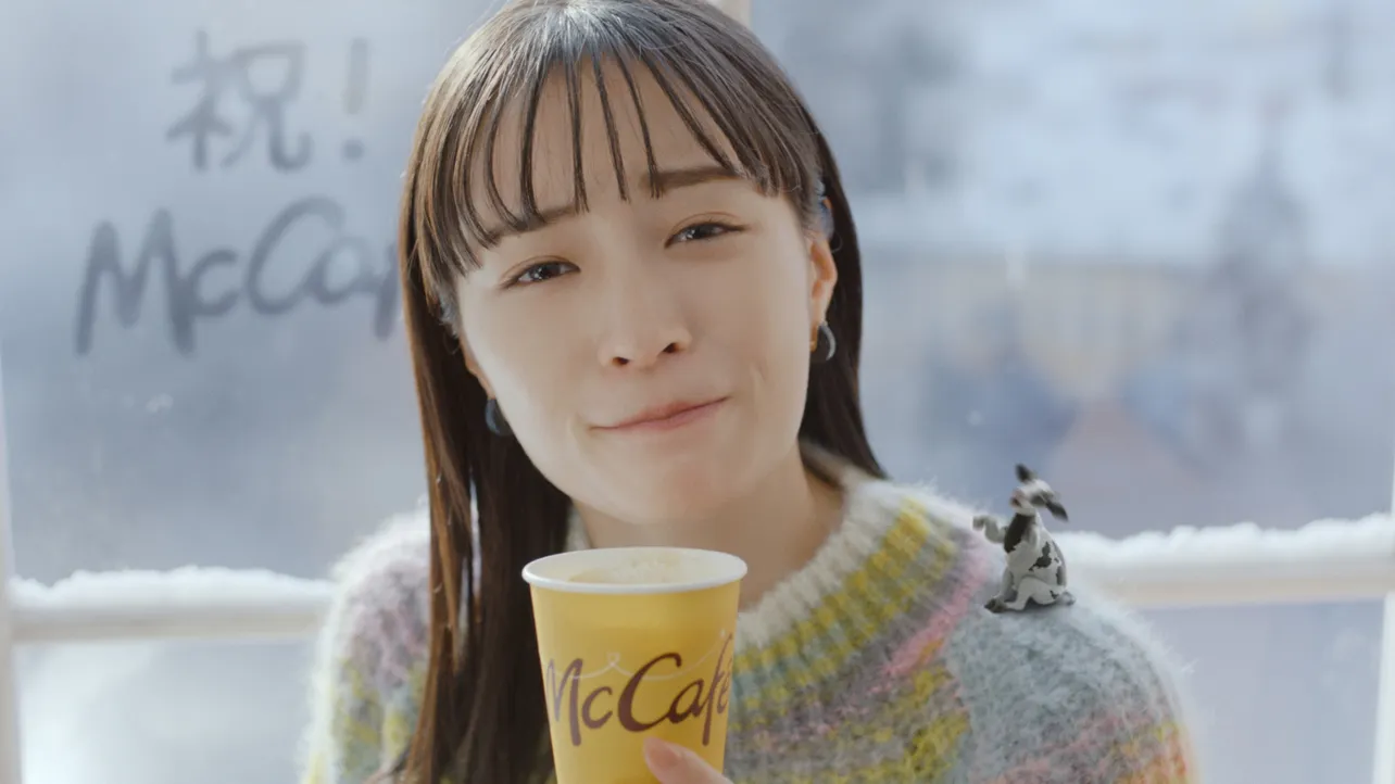 マクドナルド新CM「カフェラテ リニューアル『冬のモ〜たまらん』篇 」より