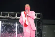 出川哲朗の還暦をウッチャンナンチャン、有吉弘行らゲストが祝福 ヤクルト・村上宗隆選手からのメッセージに出川感涙