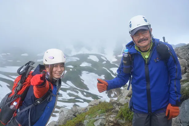 青木愛と登山家・大蔵喜福(写真左から)は立山の絶景をリポート