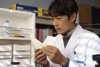 新鮮な“弱々しい”反町隆史に、佐々木蔵之介・津田健次郎ら“イケオジ”キャストが怪しく初回からトレンド入り＜グレイトギフト＞