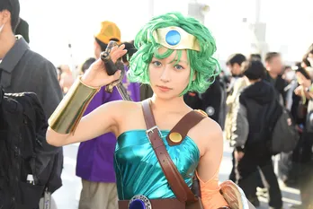 「ドラクエ4」女勇者に扮するコスプレイヤー「ブロッコリーヘアーと“かわのたて”を完全再現」＜コミケ103＞