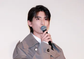 高橋文哉、“究極の2択”にも強い決意「僕は俳優で大金を稼ぎます！」