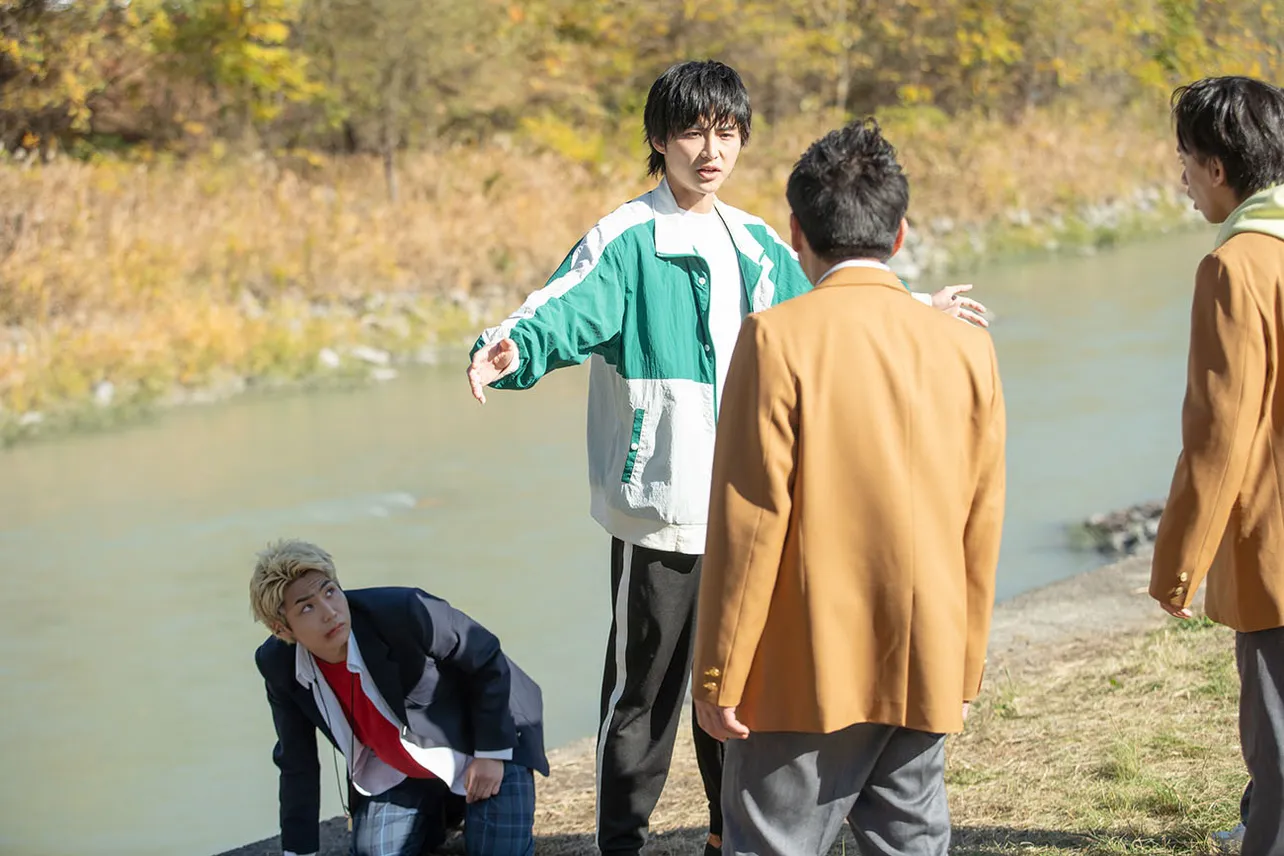 【写真】八村倫太郎“土岐”をかばうように立ちふさがる岐洲匠“佐原”