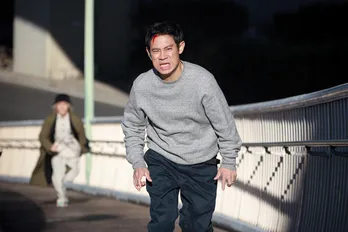 伊藤淳史“渉”、証拠集め中に自暴自棄に「もう限界だよ…」ついに渉と小池徹平“マサト”が対面する＜離婚しない男＞