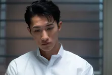 岩本照“辰之助”、殺人容疑で逮捕される 白石麻衣“里夏”は無実を信じ弁護を請け負う「私があなたを守ります」<恋する警護24時>