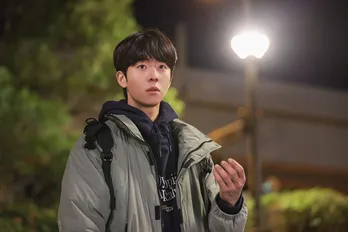 ＜Eye Love You＞世界トレンド1位　チェ・ジョンヒョプ“テオ”と二階堂ふみ“侑里”のキスに「女性ホルモン大暴れ」