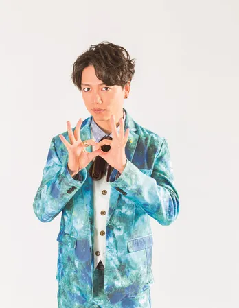 山崎育三郎「家にいても、買い物してても無意識に歌ってしまう(笑)」