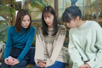 石井杏奈“奈緒”が友人とランチに行く約束をするも、グループトークに衝撃のメッセージが届く＜ブラックガールズトーク＞