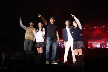 反町隆史「GTOリバイバル」キャストとサプライズ降臨 岡崎紗絵「空気を反町さんが作ってくれていた」<TGC>