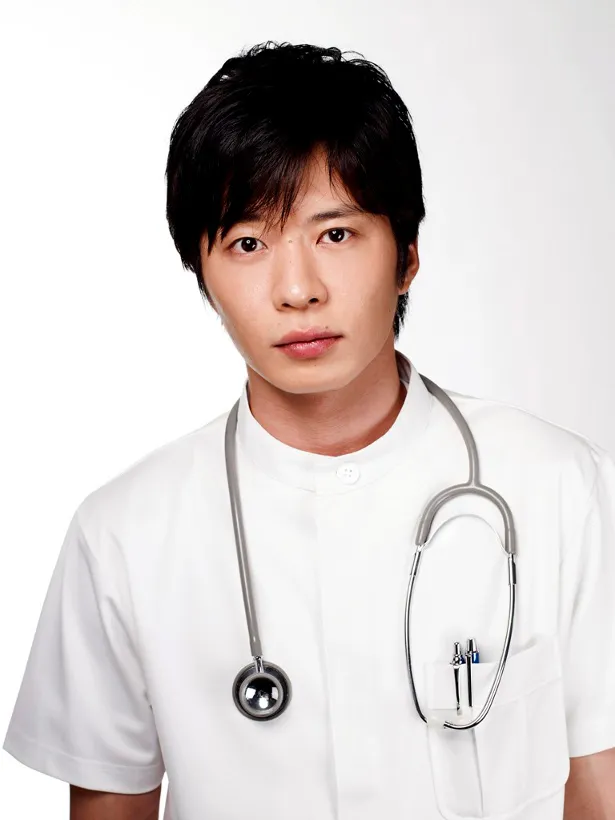 第1シーズンでは新人外科医だった森本光を再び演じる田中圭