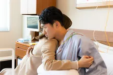 岩本照は「揺るぎない信頼感を持てる人」神田Pが明かす現場の裏側「ただ守られるだけの女の子にはしたくなかった」とヒロイン像へのこだわりも<恋する警護24時>