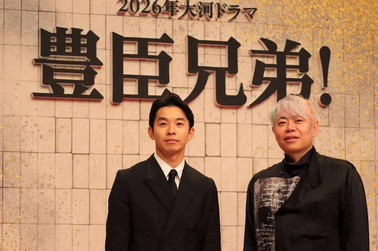 主演・仲野太賀と脚本・八津弘幸