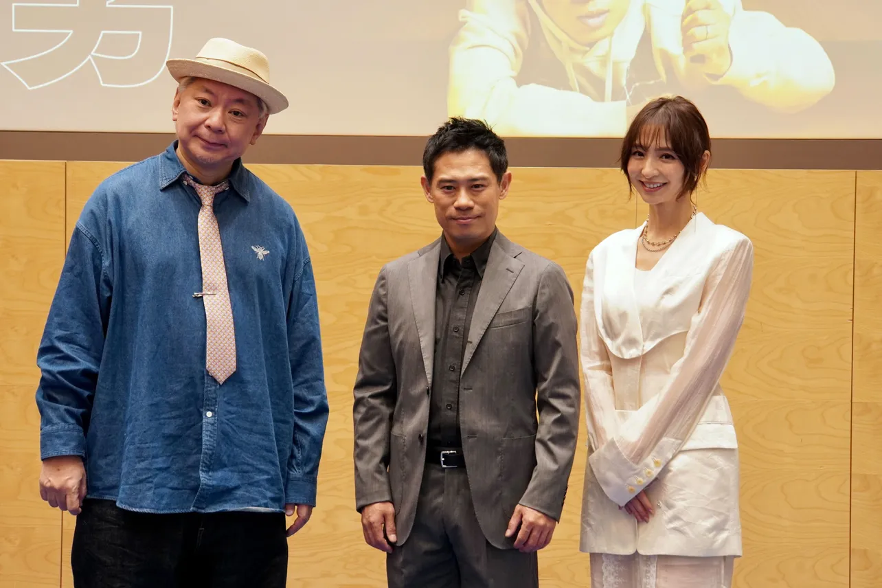 【写真】最終回を前に笑顔の伊藤淳史、篠田麻里子、鈴木おさむ