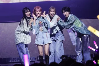 AMEFURASSHI怒涛の25曲を熱唱、新章の始まりを感じさせたワンマンライブ『 FLWRS 』ライブレポート