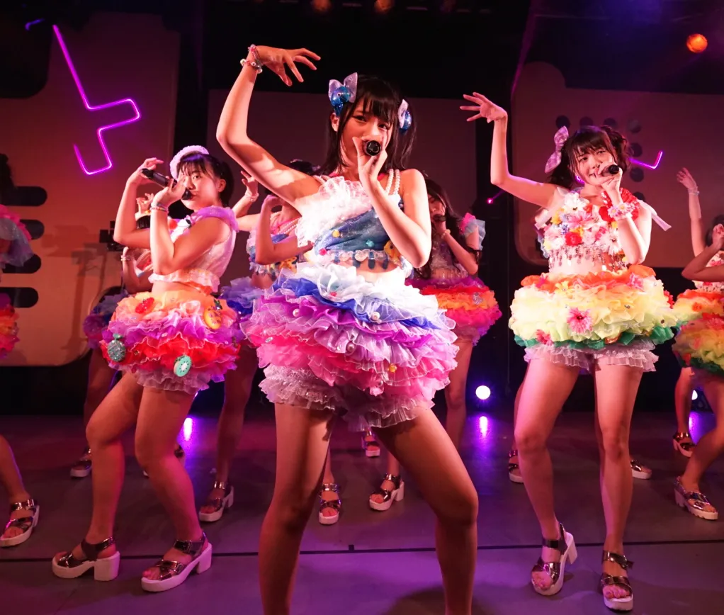 虹のコンキスタドールが、東京・shibuya DUO MUSIC EXCHANGEでワンマンライブ「だって一度きりのThisサマーっ!!」を開催した