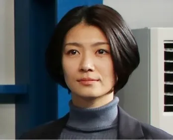 瀧内公美“本庄”が運転席でリラックス…蔵出しショットに「運転お疲れ様」「武蔵とのバディ最高でした」の声＜新空港占拠＞