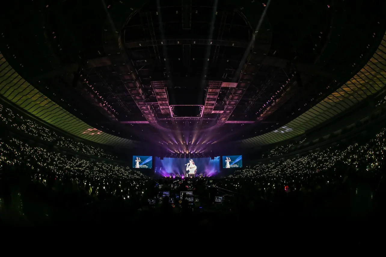 「2024 IU H.E.R. world TOUR IN YOKOHAMA」より