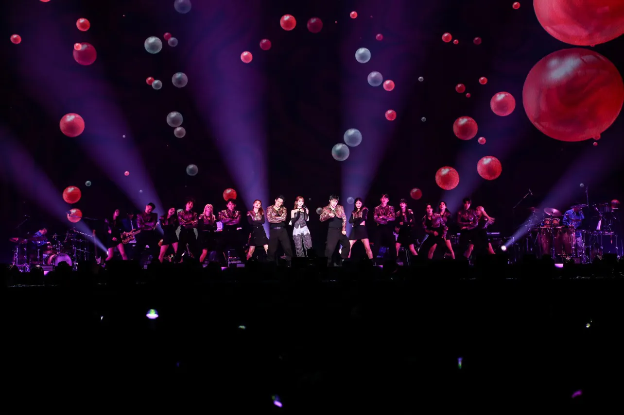 韓国の国民的歌姫・IU、12年ぶりの来日コンサート開催「夢のような週末でした！」＜「2024 IU H.E.R. world TOUR IN  YOKOHAMA」レポート＞ | WEBザテレビジョン